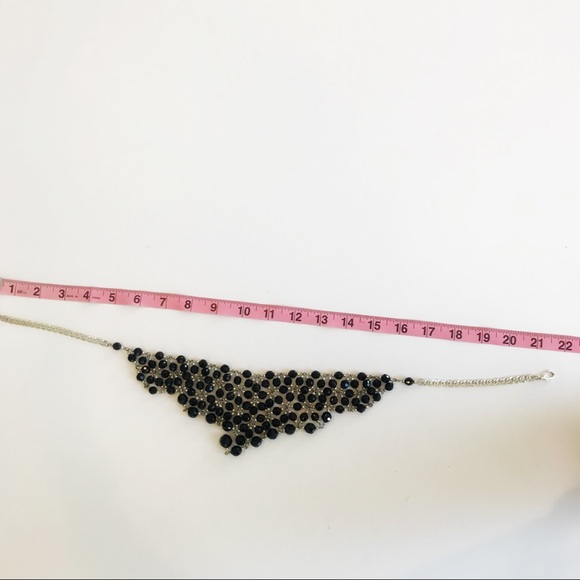 Luxury Flower Pattern Bib Necklace - Picture 5 of 5